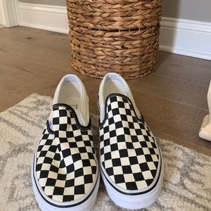 Checkered Vans size 7.5
